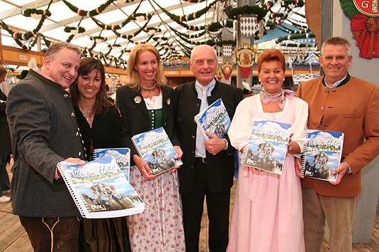 vorgestellt: "Die schönsten Wiesnhits" - ein Buch als Hommage an die Wiesn-Hits anlässlich der 140-Jahr Feier der Familie Schottenhamel auf dem Oktoberfest mit den vollständigen Noten und Harmonien sowie Texten der 125 schönsten Wiesn-Lieder (Foto: Martin Schmitz)